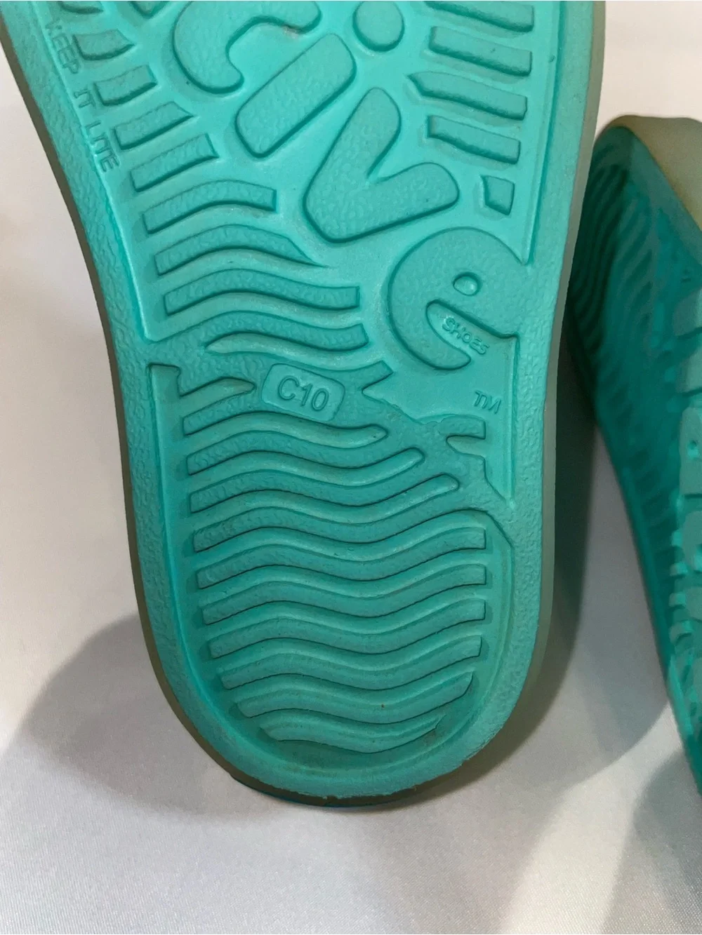 The Native Shoes Jefferson Glow. Green Size 10
